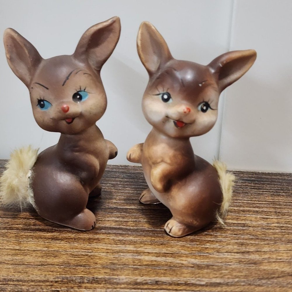 Vintage Enesco Anthropomorphic Bushy Tail Bunny Salt Pepper Japan foil labels